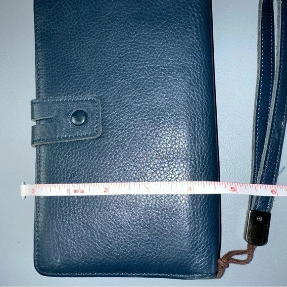 RFID blocking blue‎ leather wristlet with multi cards slots - Picture 6 of 7
